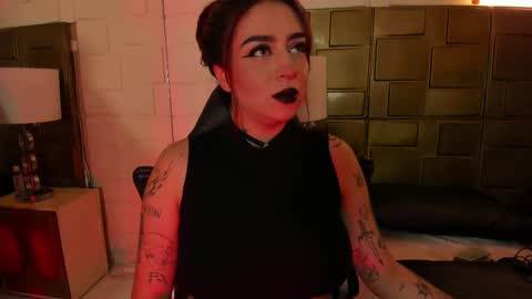 Annika online show from March 2025 12:00:01 PM