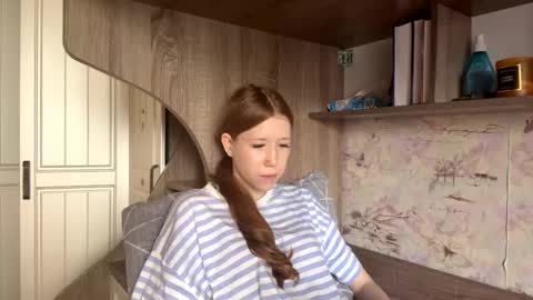 Snapshot of annitafreelove chatting on March 2026 08:19:01 AM Kira online show from March 2026 08:19:01 AM