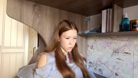 Snapshot of annitafreelove chatting on March 2026 08:07:01 AM Kira online show from March 2026 08:07:01 AM