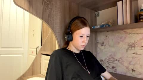 Snapshot of annitafreelove chatting on April 2026 12:25:01 PM Kira online show from April 2026 12:25:01 PM