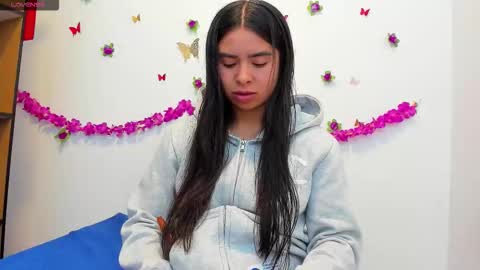 Snapshot of annniie22 chatting on January 2026 08:18:02 AM annie online show from January 2026 08:18:02 AM