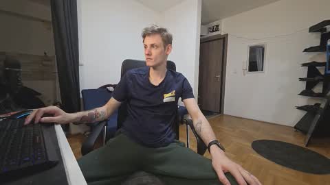    online show from November 2025 07:03:03 PM