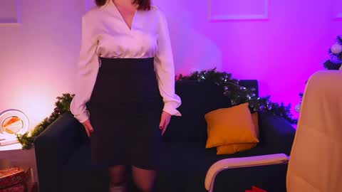 Snapshot of annterry chatting on December 2024 09:16:02 AM Ann Terry 3 online show from December 2024 09:16:02 AM
