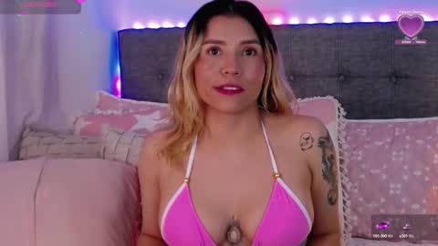 Snapshot of anntonellalee chatting on October 2025 10:18:02 PM Antonella Lee online show from October 2025 10:18:02 PM