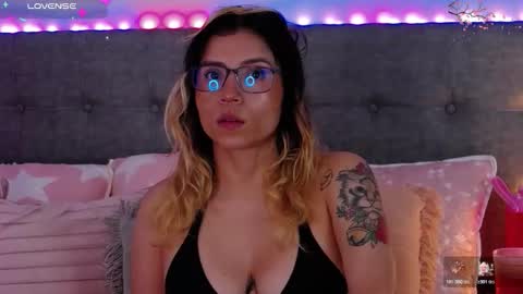 Snapshot of anntonellalee chatting on December 2025 09:08:02 PM Antonella Lee online show from December 2025 09:08:02 PM