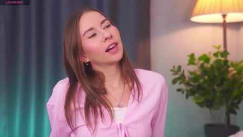 Snapshot of annuetta chatting on December 2025 07:39:01 AM Annuetta online show from December 2025 07:39:01 AM