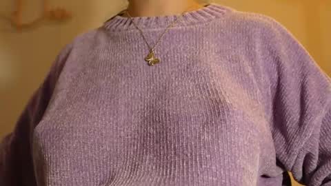 Snapshot of anny_dee chatting on October 2025 04:33:01 AM Anny online show from October 2025 04:33:01 AM