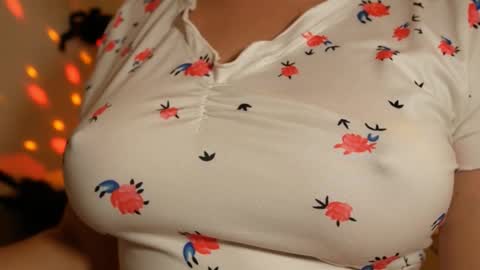 Snapshot of anny_dee chatting on October 2025 04:20:01 AM Anny online show from October 2025 04:20:01 AM