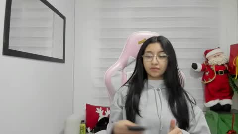 Snapshot of anny_jones01 chatting on December 2025 01:05:01 PM anny_jones01 online show from December 2025 01:05:01 PM