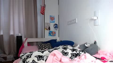 Snapshot of anny_leinhart chatting on February 2025 09:37:01 AM Ana online show from February 2025 09:37:01 AM