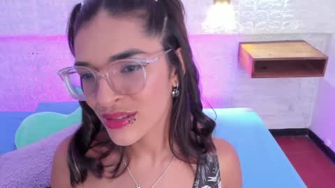 Snapshot of annyluna1 chatting on December 2024 02:05:02 PM Annyluna online show from December 2024 02:05:02 PM