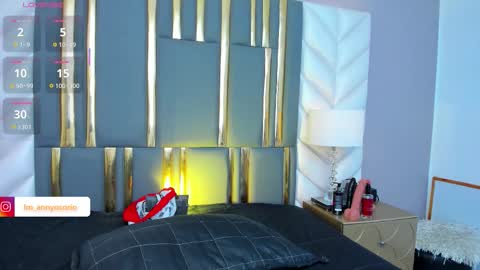 Anny online show from October 2025 08:33:02 PM