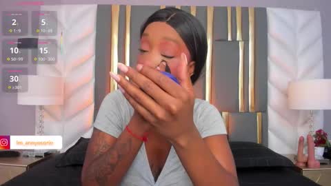 Anny online show from November 2025 07:47:01 PM