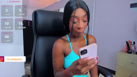 Anny online show from December 2025 07:43:01 PM