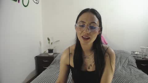 Snapshot of annyroberts_89 chatting on December 2024 08:05:01 PM Anny online show from December 2024 08:05:01 PM