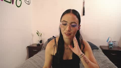 Snapshot of annyroberts_89 chatting on February 2025 03:00:02 AM Anny online show from February 2025 03:00:02 AM