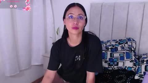 Snapshot of annyroberts_89 chatting on October 2025 11:33:02 AM Anny online show from October 2025 11:33:02 AM