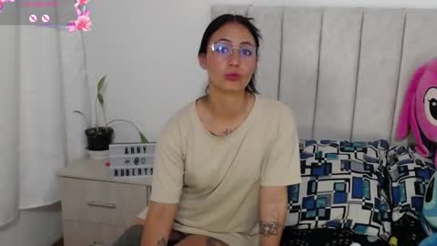 Snapshot of annyroberts_89 chatting on October 2025 11:11:01 AM Anny online show from October 2025 11:11:01 AM