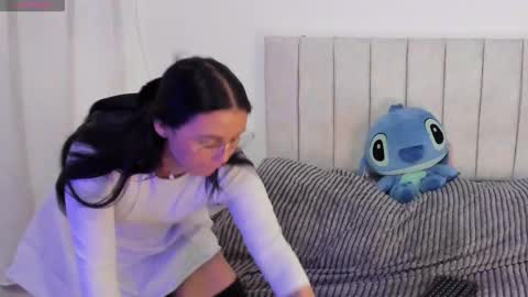 Anny online show from December 2025 07:53:02 PM