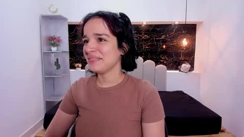 Snapshot of annyrosee chatting on February 2026 01:33:02 PM Anny online show from February 2026 01:33:02 PM