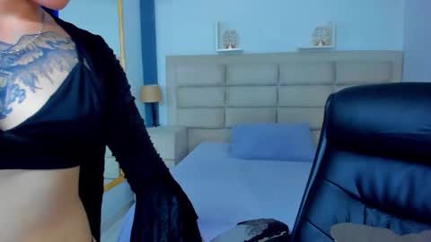 AnnyT online show from October 2025 10:06:02 PM