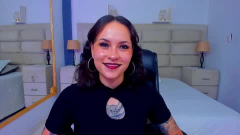 AnnyT online show from November 2025 09:26:02 PM