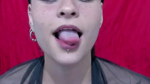 AnnyT online show from April 2026 04:51:01 AM