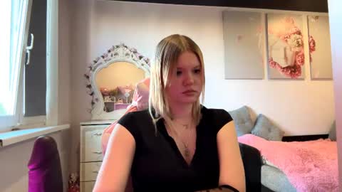 Snapshot of annyvibess chatting on June 2026 04:31:02 PM annyvibess online show from June 2026 04:31:02 PM