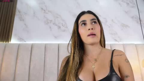 Snapshot of annyy_rosse chatting on November 2025 06:01:02 AM ANNYY online show from November 2025 06:01:02 AM