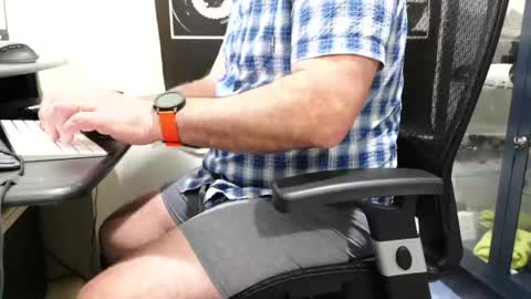 Snapshot of anonycock7 chatting on April 2026 12:43:01 PM D online show from April 2026 12:43:01 PM