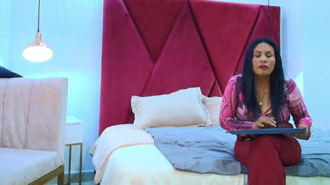 Anthonelaa   online show from June 2026 07:37:02 PM