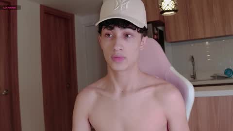 Snapshot of anthonny_05 chatting on April 2026 12:33:01 AM TONY NEW ACCOUNT online show from April 2026 12:33:01 AM