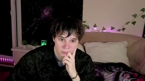 Snapshot of anthonycutie chatting on April 2026 06:01:01 PM Anthony online show from April 2026 06:01:01 PM