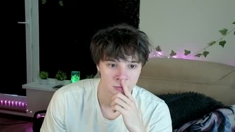 Snapshot of anthonycutie chatting on April 2026 07:22:01 AM Anthony online show from April 2026 07:22:01 AM