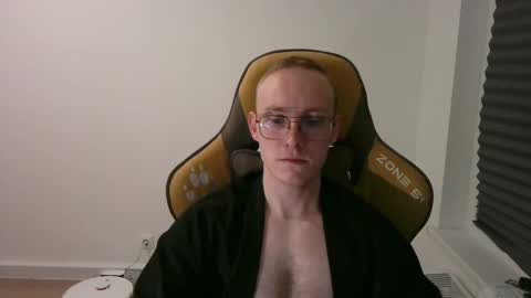 Snapshot of anthonythorn chatting on October 2025 09:48:01 PM anthonythorn online show from October 2025 09:48:01 PM