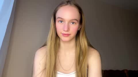 Snapshot of antionettepulgarin chatting on February 2026 03:24:01 PM Viktoria online show from February 2026 03:24:01 PM