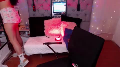 antolyh_c online show from February 2026 04:11:02 PM