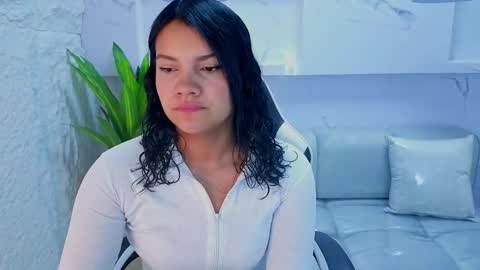 Antonela online show from September 2025 12:43:02 PM