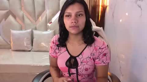 Antonela online show from December 2025 12:58:01 PM