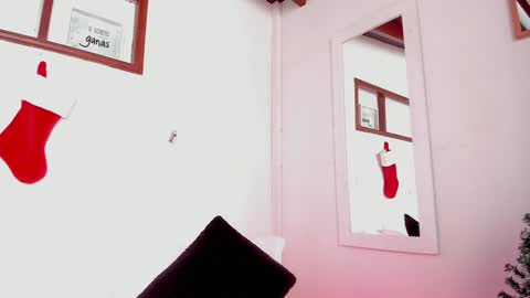 Antonela online show from December 2024 02:02:01 PM