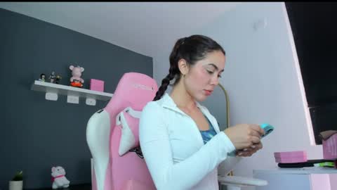 Snapshot of antonella_28_ chatting on June 2026 12:37:01 AM Antonella online show from June 2026 12:37:01 AM