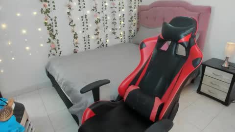 Snapshot of antonella_heinz_ chatting on March 2026 06:13:01 PM Antonella online show from March 2026 06:13:01 PM