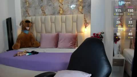 Snapshot of antonella_moon7 chatting on April 2026 04:37:01 AM Antonella Moon 7 online show from April 2026 04:37:01 AM