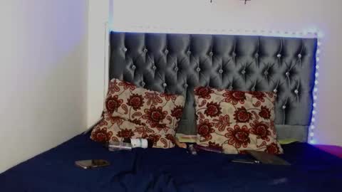 Snapshot of antonellaandnoah chatting on March 2025 10:42:01 PM AntonellaAndNoah online show from March 2025 10:42:01 PM