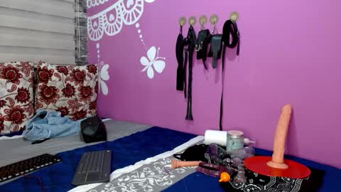 Snapshot of antonellaandnoah chatting on February 2026 05:44:02 AM AntonellaAndNoah online show from February 2026 05:44:02 AM