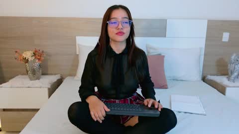 Snapshot of antonellabons chatting on March 2026 03:28:01 AM Antonella online show from March 2026 03:28:01 AM