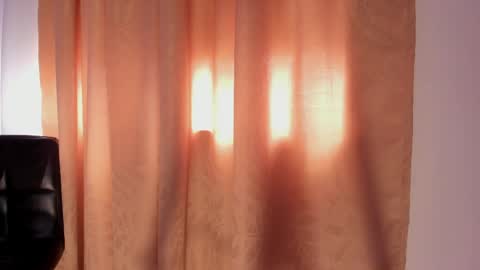 Snapshot of antonellahall_ chatting on April 2026 06:19:01 PM AntonellaHall online show from April 2026 06:19:01 PM