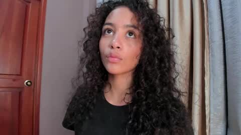 Snapshot of antonellahall_ chatting on May 2026 07:00:02 PM AntonellaHall online show from May 2026 07:00:02 PM
