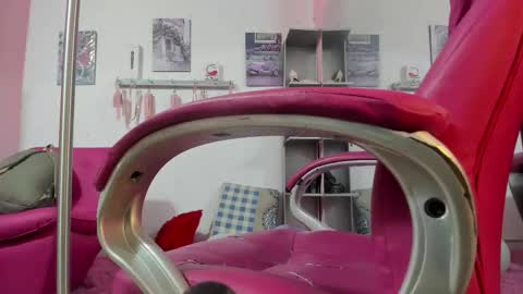 ANTONELLA online show from October 2025 12:00:02 PM