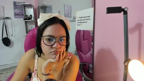 Snapshot of antonellakling_ chatting on January 2026 12:31:02 PM ANTONELLA online show from January 2026 12:31:02 PM